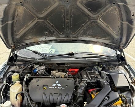 Мицубиси Лансер 2009 в Смеле на Automoto.ua Серый Мицубиси Лансер, объемом двигателя 2 л и пробегом 183 тыс. км за 6500 $, фото 1 на Automoto.ua