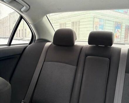 Серый Мицубиси Лансер, объемом двигателя 2 л и пробегом 187 тыс. км за 7000 $, фото 4 на Automoto.ua