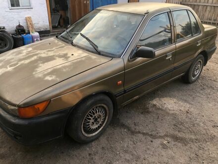 Мицубиси Лансер 1989 в Рокитном на Automoto.ua Серый Мицубиси Лансер, объемом двигателя 0 л и пробегом 231 тыс. км за 950 $, фото 1 на Automoto.ua