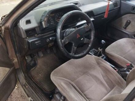 Мицубиси Лансер 1990 в Харькове на Automoto.ua Серый Мицубиси Лансер, объемом двигателя 1.5 л и пробегом 100 тыс. км за 800 $, фото 1 на Automoto.ua