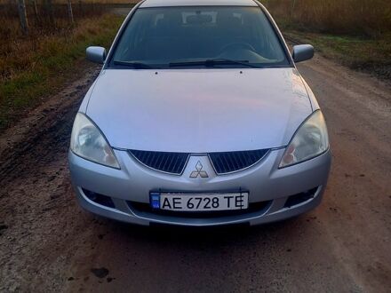 Міцубісі Lancer 2004 у Змиеве на Automoto.ua Сірий Міцубісі Lancer, об'ємом двигуна 1.6 л та пробігом 280 тис. км за 3700 $, фото 1 на Automoto.ua