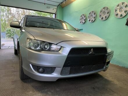 Мицубиси Лансер 2008 в Кицмане на Automoto.ua Серый Мицубиси Лансер, объемом двигателя 1.5 л и пробегом 344 тыс. км за 5500 $, фото 1 на Automoto.ua