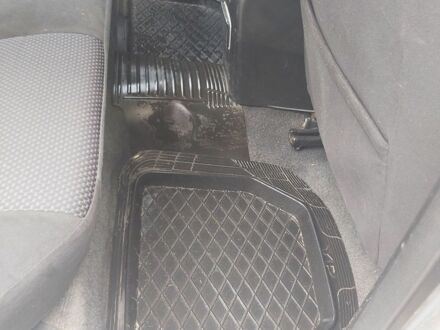 Сірий Міцубісі Lancer, об'ємом двигуна 1.58 л та пробігом 354 тис. км за 3500 $, фото 1 на Automoto.ua