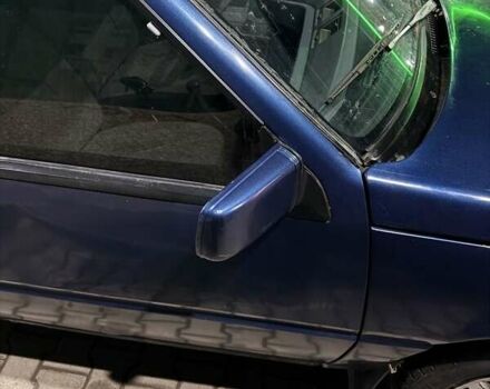 Синий Мицубиси Лансер, объемом двигателя 1.5 л и пробегом 170 тыс. км за 650 $, фото 1 на Automoto.ua