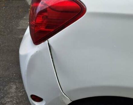 Білий Міцубісі Міраж, об'ємом двигуна 1.2 л та пробігом 177 тис. км за 5500 $, фото 5 на Automoto.ua