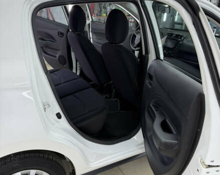 Белый Мицубиси Мираж, объемом двигателя 1.2 л и пробегом 81 тыс. км за 8200 $, фото 9 на Automoto.ua