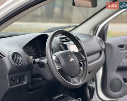 Білий Міцубісі Міраж, об'ємом двигуна 1.19 л та пробігом 61 тис. км за 7950 $, фото 18 на Automoto.ua