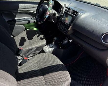 Красный Мицубиси Мираж, объемом двигателя 1.2 л и пробегом 190 тыс. км за 6500 $, фото 5 на Automoto.ua