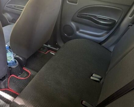 Красный Мицубиси Мираж, объемом двигателя 1.2 л и пробегом 190 тыс. км за 6500 $, фото 13 на Automoto.ua