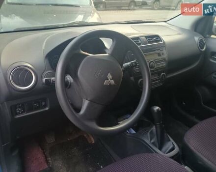 Синій Міцубісі Міраж, об'ємом двигуна 1.2 л та пробігом 120 тис. км за 5300 $, фото 4 на Automoto.ua