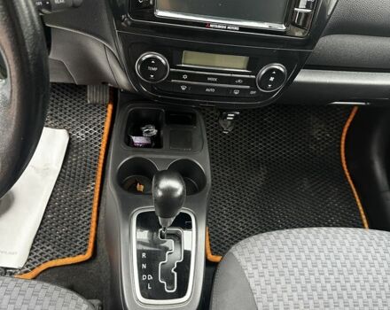 Помаранчевий Міцубісі Міраж, об'ємом двигуна 1.2 л та пробігом 110 тис. км за 6800 $, фото 11 на Automoto.ua