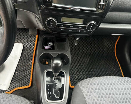 Помаранчевий Міцубісі Міраж, об'ємом двигуна 1.2 л та пробігом 110 тис. км за 6800 $, фото 11 на Automoto.ua