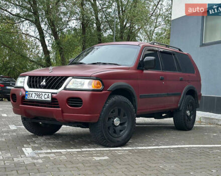 Красный Мицубиси Монтеро, объемом двигателя 2.97 л и пробегом 155 тыс. км за 4700 $, фото 8 на Automoto.ua