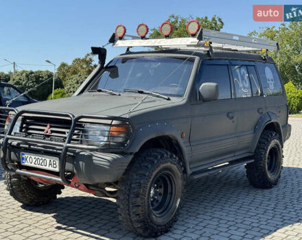 Сірий Міцубісі Монтеро, об'ємом двигуна 3 л та пробігом 300 тис. км за 10999 $, фото 1 на Automoto.ua