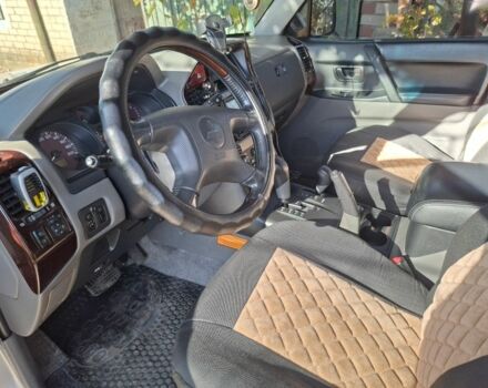 Сірий Міцубісі Монтеро, об'ємом двигуна 3.2 л та пробігом 355 тис. км за 5300 $, фото 6 на Automoto.ua