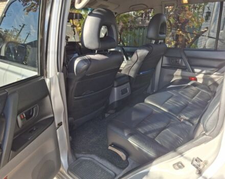 Сірий Міцубісі Монтеро, об'ємом двигуна 3.2 л та пробігом 355 тис. км за 5300 $, фото 4 на Automoto.ua