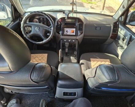 Сірий Міцубісі Монтеро, об'ємом двигуна 3.2 л та пробігом 355 тис. км за 5300 $, фото 3 на Automoto.ua