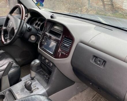 Серый Мицубиси Монтеро, объемом двигателя 3.2 л и пробегом 300 тыс. км за 5500 $, фото 6 на Automoto.ua