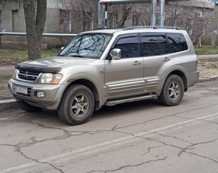 Серый Мицубиси Монтеро, объемом двигателя 3.5 л и пробегом 214 тыс. км за 8500 $, фото 1 на Automoto.ua