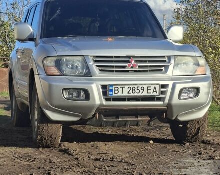 Сірий Міцубісі Монтеро, об'ємом двигуна 3.2 л та пробігом 355 тис. км за 5300 $, фото 1 на Automoto.ua