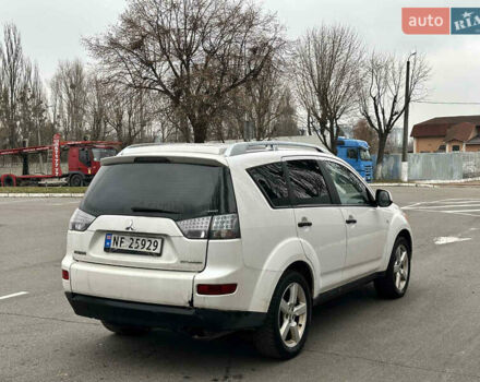 Білий Міцубісі Аутлендер ХЛ, об'ємом двигуна 2 л та пробігом 320 тис. км за 4200 $, фото 7 на Automoto.ua