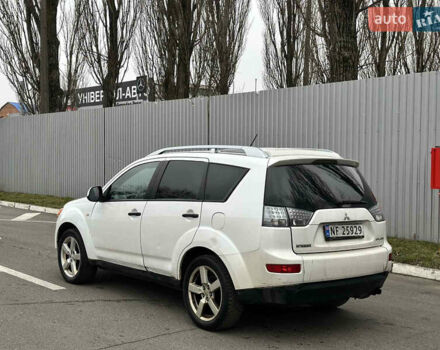 Білий Міцубісі Аутлендер ХЛ, об'ємом двигуна 2 л та пробігом 320 тис. км за 4200 $, фото 5 на Automoto.ua