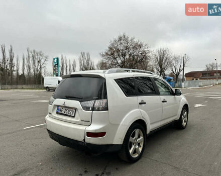 Білий Міцубісі Аутлендер ХЛ, об'ємом двигуна 2 л та пробігом 320 тис. км за 4200 $, фото 4 на Automoto.ua