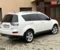 Белый Мицубиси Аутлендер ХЛ, объемом двигателя 3 л и пробегом 216 тыс. км за 10500 $, фото 39 на Automoto.ua