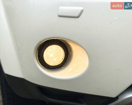 Белый Мицубиси Аутлендер ХЛ, объемом двигателя 3 л и пробегом 216 тыс. км за 10500 $, фото 24 на Automoto.ua