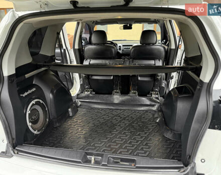 Белый Мицубиси Аутлендер ХЛ, объемом двигателя 3 л и пробегом 216 тыс. км за 10500 $, фото 99 на Automoto.ua