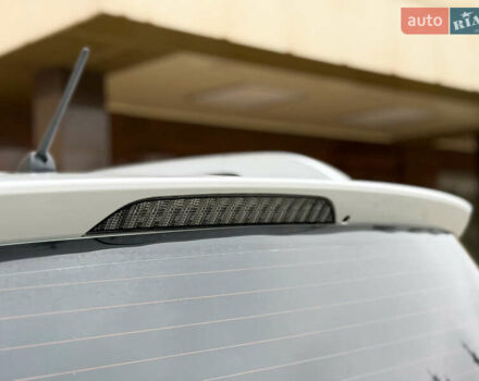 Белый Мицубиси Аутлендер ХЛ, объемом двигателя 3 л и пробегом 216 тыс. км за 10500 $, фото 48 на Automoto.ua