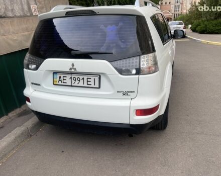 Мицубиси Аутлендер ХЛ 2010 в Кривом Роге на Automoto.ua Белый Мицубиси Аутлендер ХЛ, объемом двигателя 0 л и пробегом 261 тыс. км за 8000 $, фото 3 на Automoto.ua