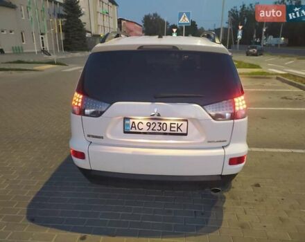 Білий Міцубісі Аутлендер ХЛ, об'ємом двигуна 2.4 л та пробігом 212 тис. км за 8700 $, фото 4 на Automoto.ua