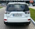 Білий Міцубісі Аутлендер ХЛ, об'ємом двигуна 2 л та пробігом 165 тис. км за 8999 $, фото 4 на Automoto.ua