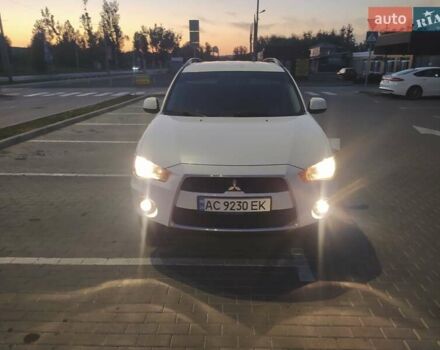 Білий Міцубісі Аутлендер ХЛ, об'ємом двигуна 2.4 л та пробігом 212 тис. км за 8700 $, фото 3 на Automoto.ua