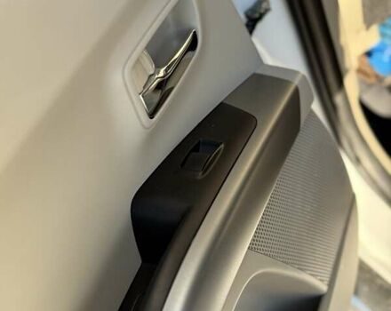 Белый Мицубиси Аутлендер ХЛ, объемом двигателя 2.36 л и пробегом 225 тыс. км за 10500 $, фото 10 на Automoto.ua