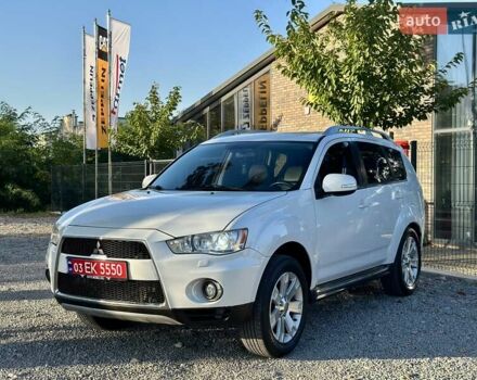 Мицубиси Аутлендер ХЛ 2011 в Виннице на Automoto.ua Белый Мицубиси Аутлендер ХЛ, объемом двигателя 2 л и пробегом 225 тыс. км за 10999 $, фото 4 на Automoto.ua