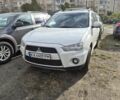 Мицубиси Аутлендер ХЛ 2011 в Киеве на Automoto.ua Белый Мицубиси Аутлендер ХЛ, объемом двигателя 2.18 л и пробегом 142 тыс. км за 14000 $, фото 11 на Automoto.ua