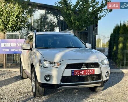 Мицубиси Аутлендер ХЛ 2011 в Виннице на Automoto.ua Белый Мицубиси Аутлендер ХЛ, объемом двигателя 2 л и пробегом 225 тыс. км за 10999 $, фото 3 на Automoto.ua