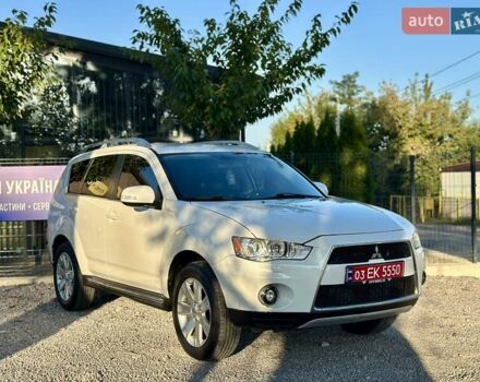 Мицубиси Аутлендер ХЛ 2011 в Виннице на Automoto.ua Белый Мицубиси Аутлендер ХЛ, объемом двигателя 2 л и пробегом 225 тыс. км за 10999 $, фото 8 на Automoto.ua