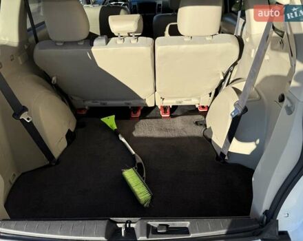 Белый Мицубиси Аутлендер ХЛ, объемом двигателя 2.36 л и пробегом 225 тыс. км за 10500 $, фото 4 на Automoto.ua