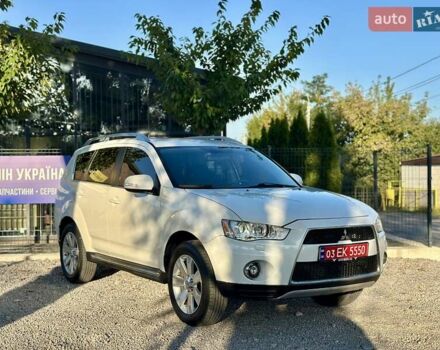 Мицубиси Аутлендер ХЛ 2011 в Виннице на Automoto.ua Белый Мицубиси Аутлендер ХЛ, объемом двигателя 2 л и пробегом 225 тыс. км за 10999 $, фото 2 на Automoto.ua