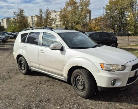 Мицубиси Аутлендер ХЛ 2011 в Киеве на Automoto.ua Белый Мицубиси Аутлендер ХЛ, объемом двигателя 2.18 л и пробегом 142 тыс. км за 14000 $, фото 2 на Automoto.ua