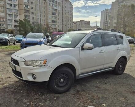 Мицубиси Аутлендер ХЛ 2011 в Киеве на Automoto.ua Белый Мицубиси Аутлендер ХЛ, объемом двигателя 2.18 л и пробегом 142 тыс. км за 14000 $, фото 1 на Automoto.ua