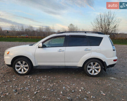 Білий Міцубісі Аутлендер ХЛ, об'ємом двигуна 2.36 л та пробігом 124 тис. км за 11300 $, фото 9 на Automoto.ua