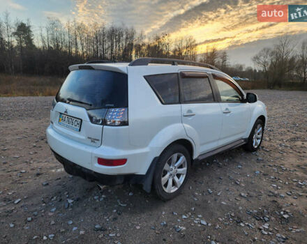 Білий Міцубісі Аутлендер ХЛ, об'ємом двигуна 2.36 л та пробігом 124 тис. км за 11300 $, фото 6 на Automoto.ua