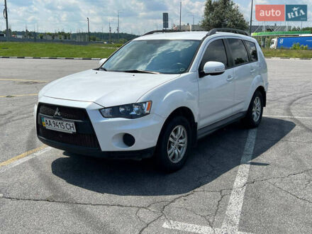 Мицубиси Аутлендер ХЛ 2011 в Киеве на Automoto.ua Белый Мицубиси Аутлендер ХЛ, объемом двигателя 2 л и пробегом 195 тыс. км за 9999 $, фото 1 на Automoto.ua