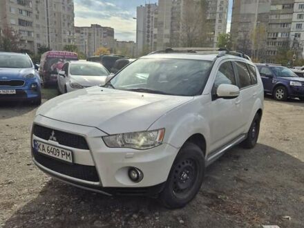Міцубісі Аутлендер ХЛ 2011 у Києві на Automoto.ua Білий Міцубісі Аутлендер ХЛ, об'ємом двигуна 2.18 л та пробігом 142 тис. км за 14000 $, фото 1 на Automoto.ua
