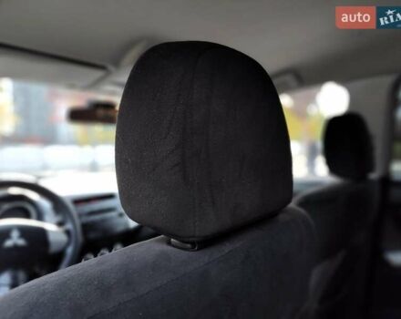 Бежевий Міцубісі Аутлендер ХЛ, об'ємом двигуна 3 л та пробігом 264 тис. км за 7490 $, фото 43 на Automoto.ua
