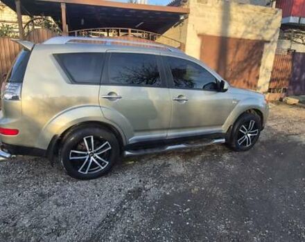 Бежевый Мицубиси Аутлендер ХЛ, объемом двигателя 3 л и пробегом 295 тыс. км за 9600 $, фото 4 на Automoto.ua